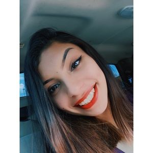 Meet your Posher, Chloe